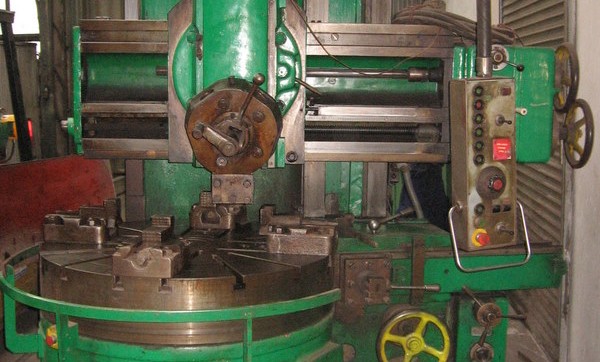 Defum (Vertical Lathe Machine)