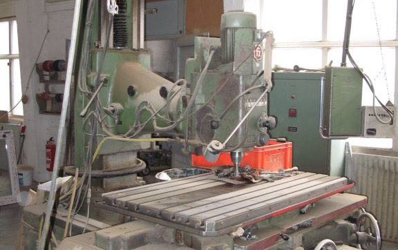 ZIMMERMANN FZ 4 Bed Type Conventional Milling Machine